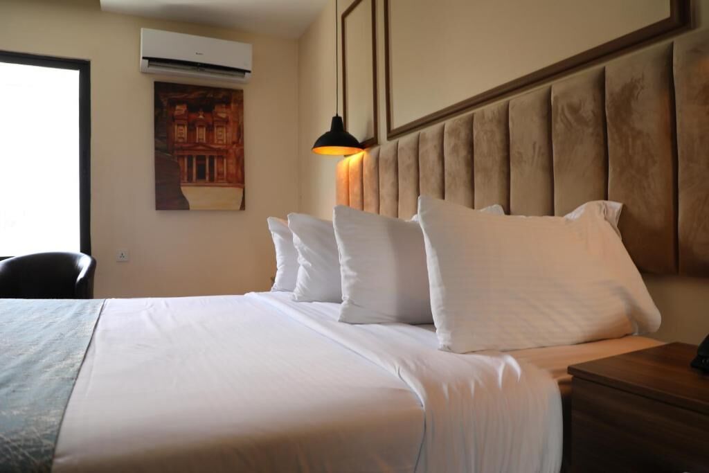 Standard Double or Twin Room | In-room safe, desk, laptop workspace, soundproofing