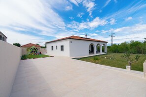 Free self parking - Villa Olivarum (Stankovci)