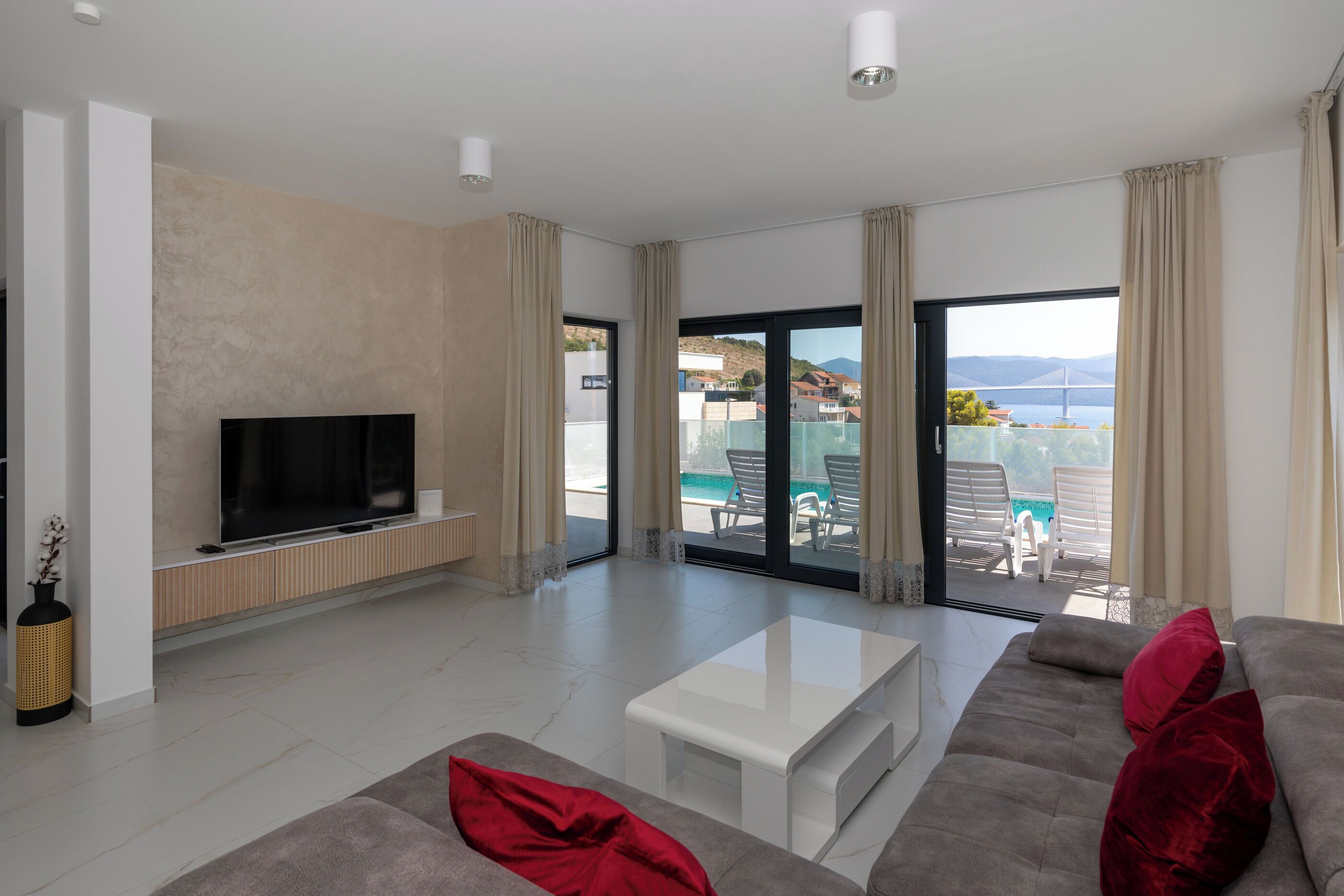 Villa | Living room | Smart TV