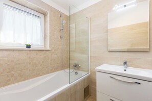 Villa | Bathroom | Bidet, towels - Villa Roko (Malinska-Dubasnica)