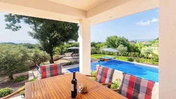 Vila | Piscina externa