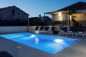 Outdoor pool - Villa Residence Sunrise (Privlaka)