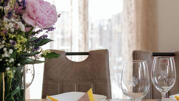 Villa | Dining