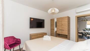 Villa | In-room safe, iron/ironing board, free WiFi