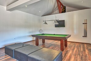 Villa | Game room
