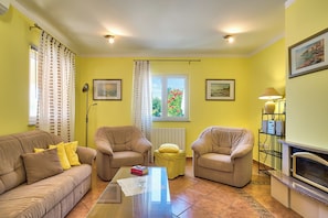 Villa | Living room | DVD player - Villa Ines (Labin)