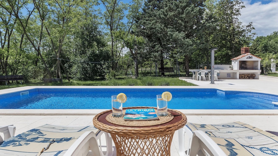 Villa Ana