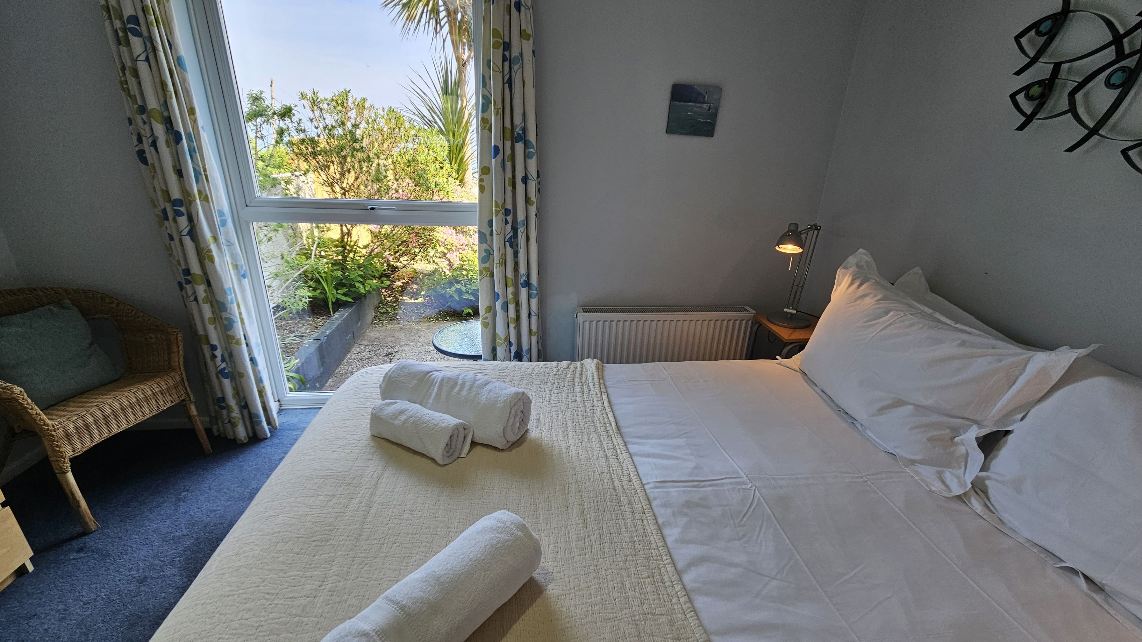 Bügeleisen/Bügelbrett, Reisekinderbett, WLAN, Bettwäsche