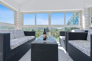 Villa | Terrace/patio - Villa Almas (Muc)