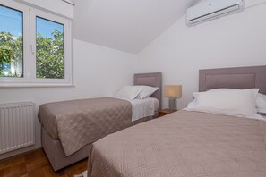 Villa | In-room safe, iron/ironing board, free WiFi - Villa Holiday Reunion (Pirovac)