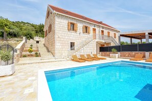 Building design - Villa Grgo (Rogoznica)