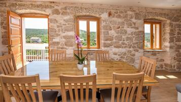 Villa | Dining