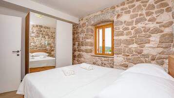 Villa | Iron/ironing board, free WiFi