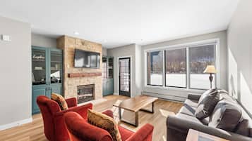 Kondominium (2 Bedrooms) | Bagian depan properti