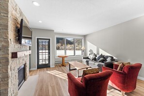 Bloc d'apartaments (2 Bedrooms) | Exterior