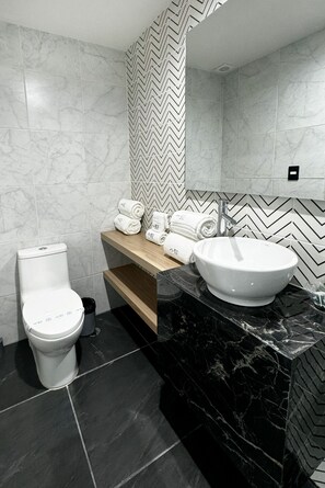 Classic Double Room | Bathroom - Hotel Rest Inn Baja (Ensenada)