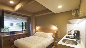 Appartamento Comfort, vista città | Ferro/asse da stiro, Wi-Fi gratuito