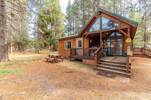 Cascade Fiesta Chalet, Pet friendly - 502