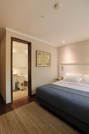 Tabla de planchar con plancha y wifi gratis