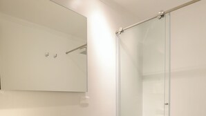 Ảnh chưa phân loại, 5 trong số 8 ảnh, nút