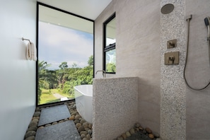 Dusche, Haartrockner, Bidet, Handtücher
