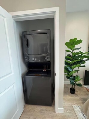 Interior - Kapilana - Bear Unit E- Lakefront! W/Boat Rental (Osage Beach)