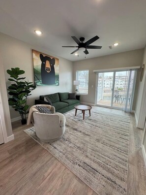 Smart TV - Kapilana - Bear Unit E- Lakefront! W/Boat Rental (Osage Beach)