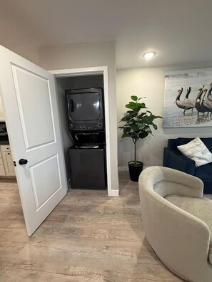 Interior - Kapilana - Pelican Unit H- Lakefront w/Boat Rental (Osage Beach)