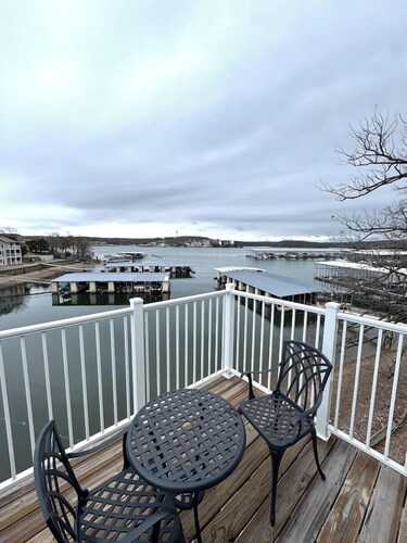 Kapilana Beach Unit I - Lakefront! w/Boat rental