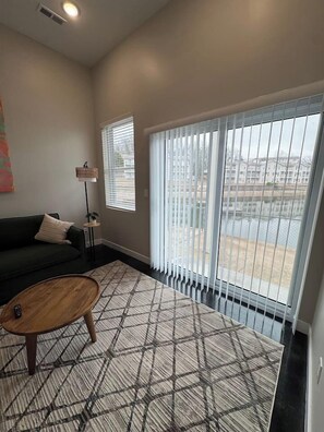Smart TV - Kapilana- Fawn Unit C- Lakefront! - w/Boat rental (Osage Beach)