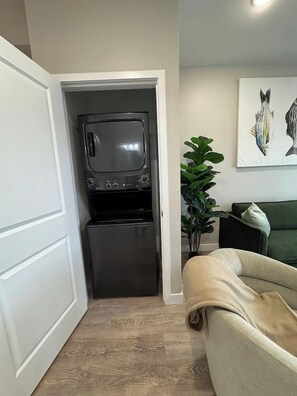 Interior - Kapilana- Trout Unit F- Lakefront! W/Boat Rental (Osage Beach)
