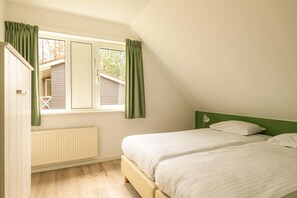 House | 6 bedrooms, individually furnished, bed sheets - Detached Bungalow Comfort 14 (Vlagtwedde)