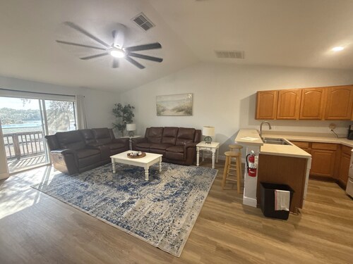 Bright 3BR Downtown Clermont - Deck + Parking