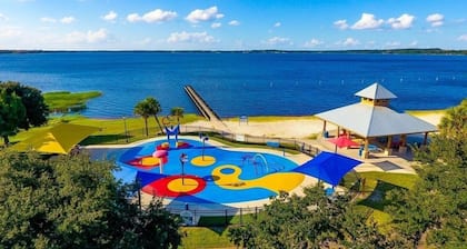 Bright 3BR Downtown Clermont - Deck + Parking. Pet-Friendly!