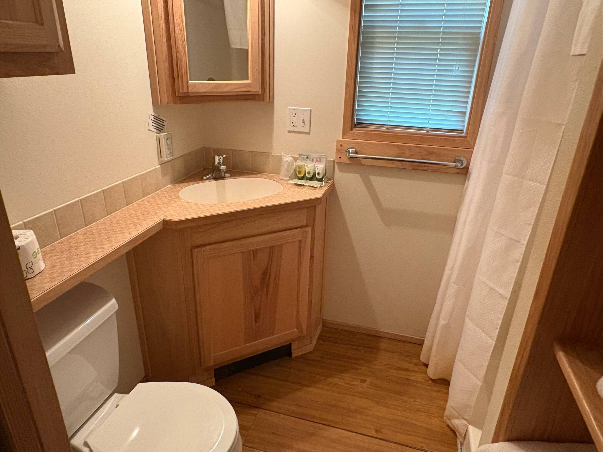 Dusche, Handtücher, Seife, Toilettenpapier