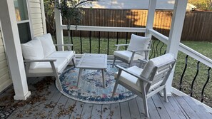 Terrace/patio - 3-bedroom house in beautiful McKinney -- Your Cozy Getaway Near the Square (McKinney)