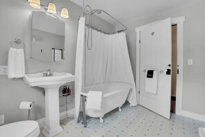 Shower, towels