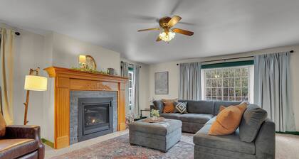 Laurel Haven | Private Pool + Fireplace