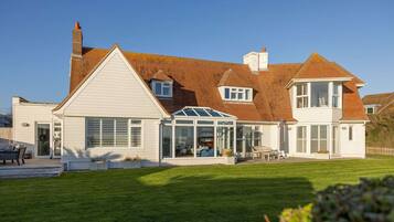 Nhà | 6 phòng ngủ, bàn, truy cập Internet tốc độ cao