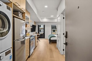 Fridge, microwave, oven, stovetop - “The Ascent Studio Escape” (Canmore)