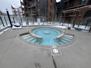Pool - “The Ascent Mountain Haven” (Canmore)