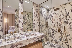 Apartamento | Baño | Secador de pelo, toallas, jabón y champú