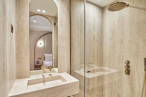 Leilighet | Bad | Hårføner, håndklær, såpe og sjampo