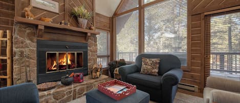 Televisión, chimenea