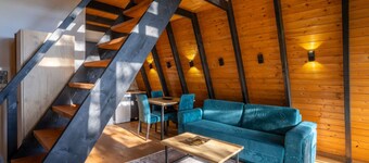 Golden Cabin 1 Gjinar