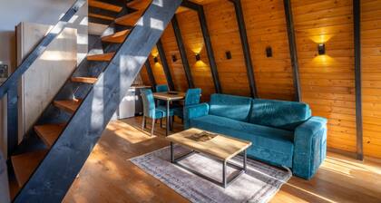 Golden Cabin 1 Gjinar