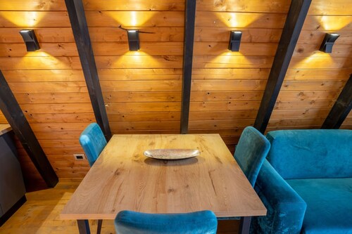 Teal Retreat The Golden Cabins