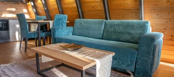 Teal Retreat The Golden Cabins With Garden
