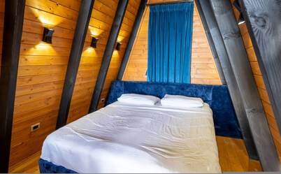 Golden Cabin 2 Gjinar