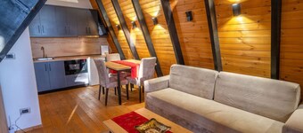 Golden Cabin 4 Gjinar